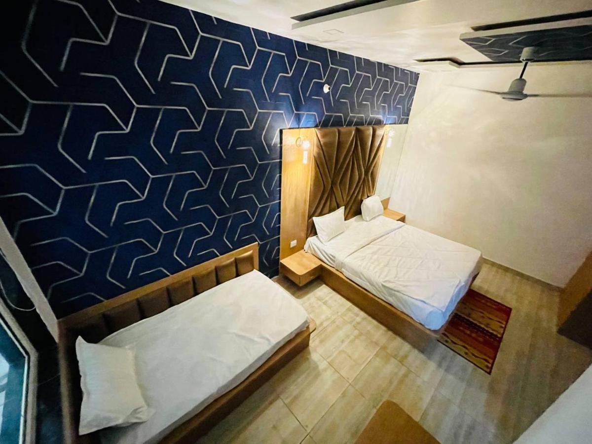 Hotel B P Emerald Mathura Luaran gambar