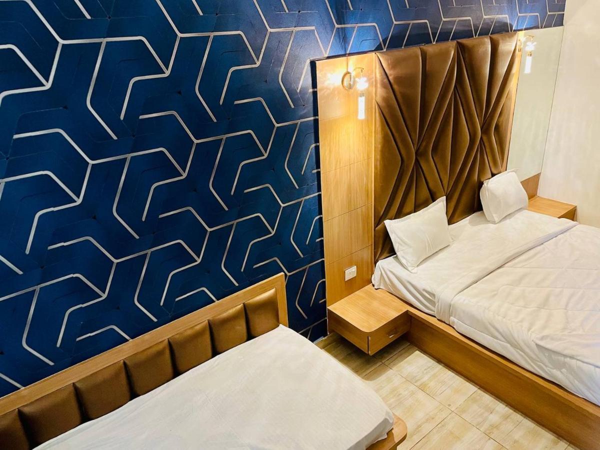 Hotel B P Emerald Mathura Luaran gambar